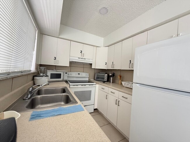 Photo - 2566 Coral Springs Dr