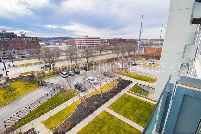 Photo - One Bedroom Loft Downtown (utilities Included) Unit 407