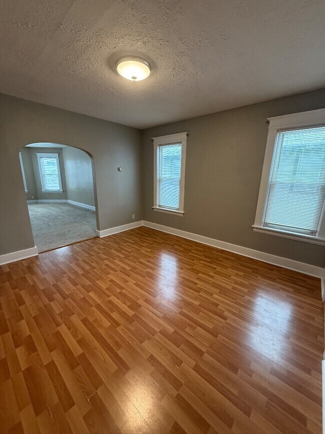 Photo - 1539 Brinckerhoff Ave