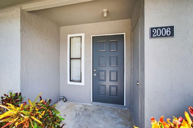 Photo - 2006 Wharf Ln