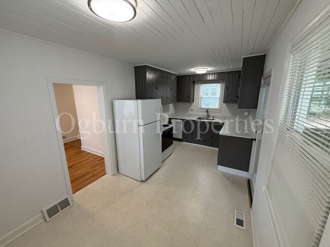 Photo - 2363 Jefferson Ave
