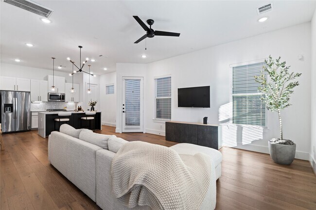 Photo - 9011 Wellspring Dr