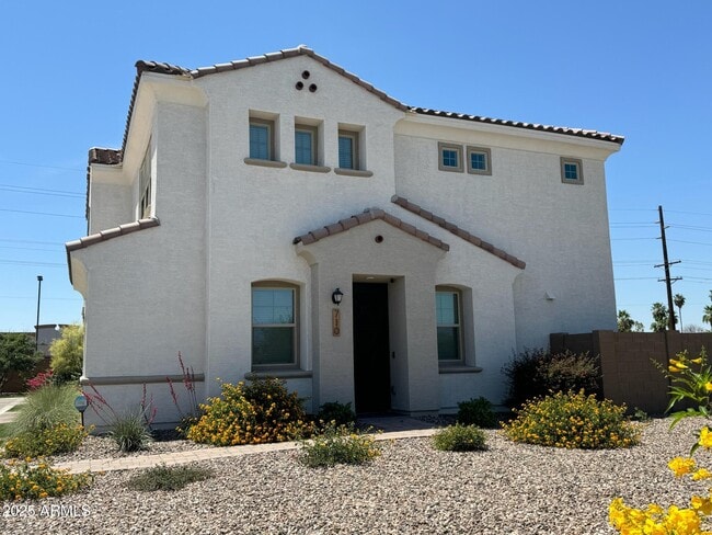 Building Photo - 710 N Bay Dr