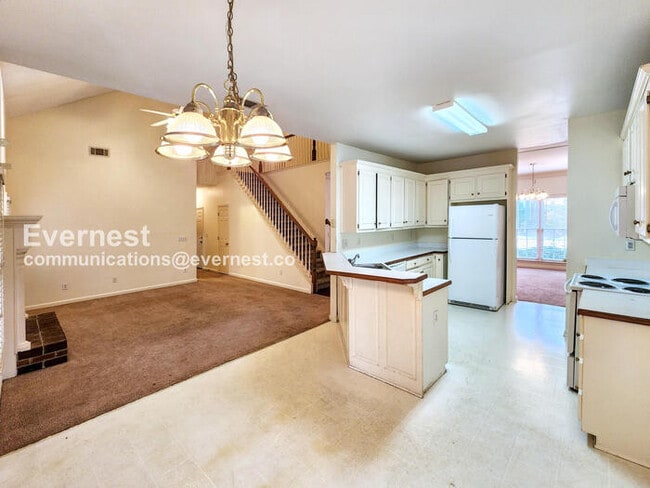 Photo - 1660 Cheshire Ct NW