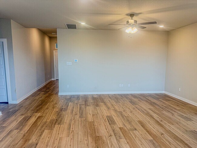 927 James Parker Cir