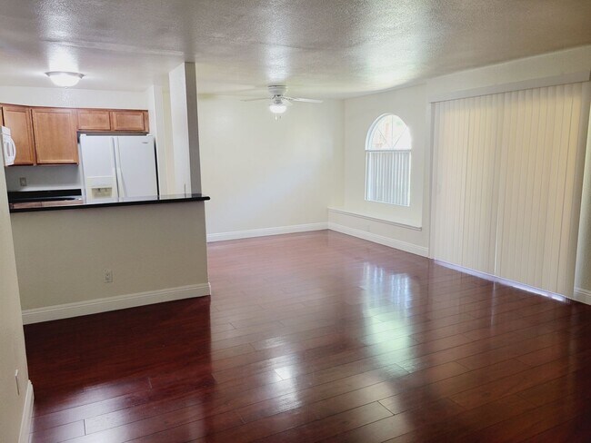 Photo - COMING SOON *Great 3 Bedroom Condo in Lakes Area* Unit #3 #178