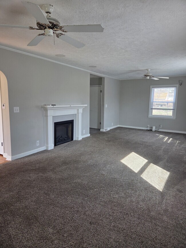 Photo - 2005 Interurban Rd