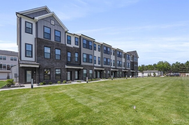204 Lyla Ln
