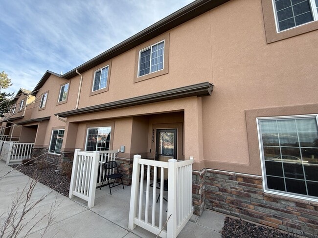 Building Photo - 3 Bed 3 Bath Townhome in Stetson Hills – Prime Location Near Powers Corridor!