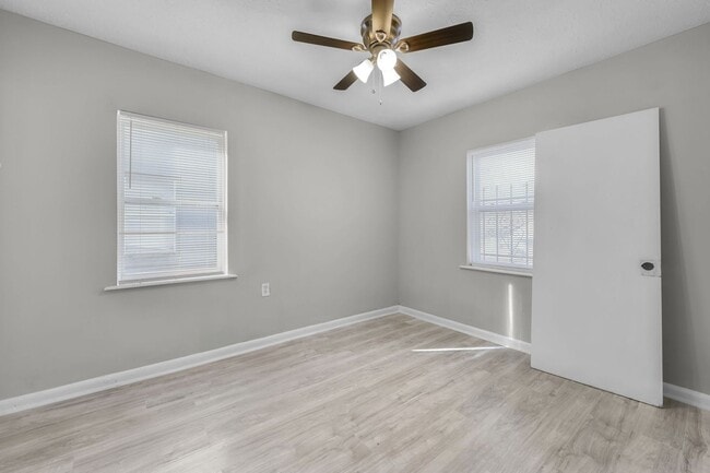 Photo - For Rent $ 1199.00/Month  West Side Duplex, Convenient to Atlanta Beltline, Sports Arenas, Univer...