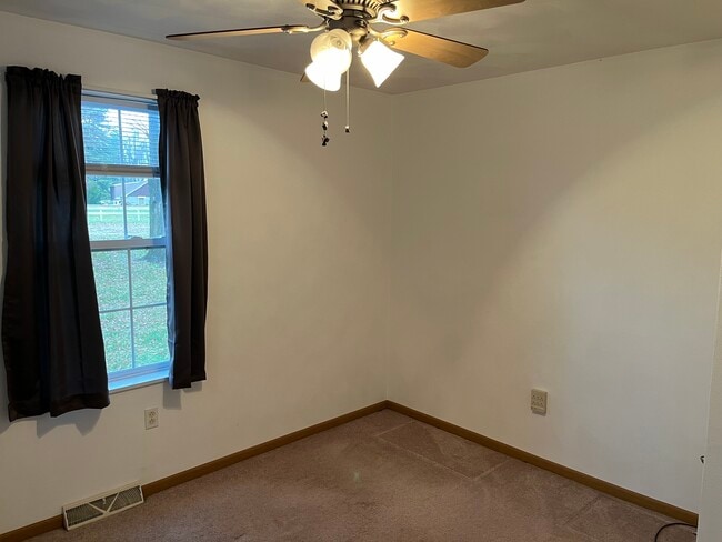 Photo - 2625 S Belt W