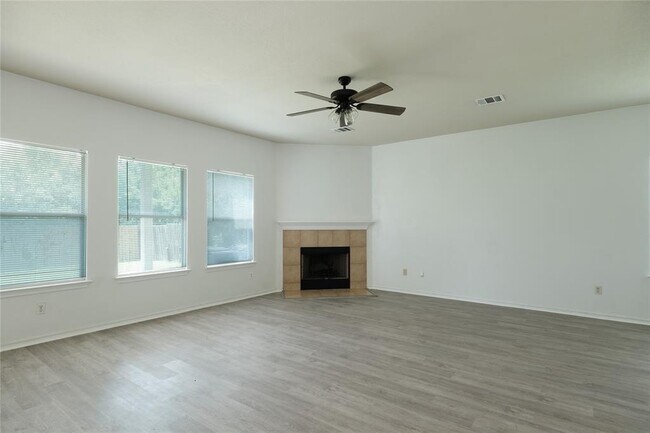Photo - 17909 Maxa Dr