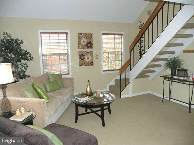 Building Photo - 601 Bashford Ln Unit 4