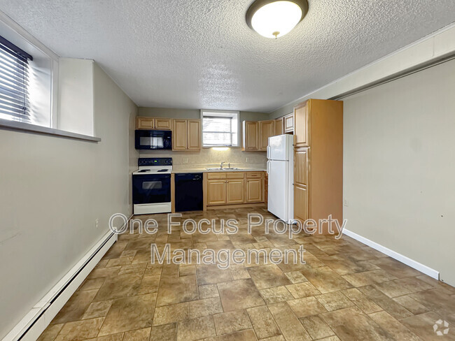 Building Photo - 1585 W Southern Ave Unit Apt. 1