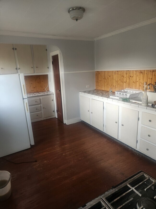 Photo - 95 Read St Unidad 2nd floor