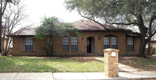 Photo - 1934 Maxwell Dr