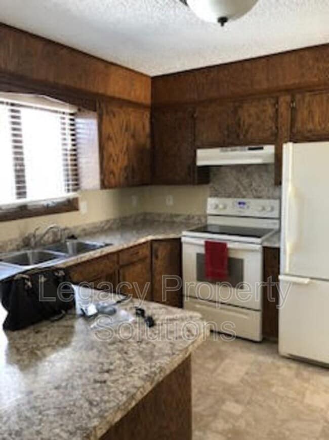 Photo - Modern Twin home in North Bismarck – Conve...