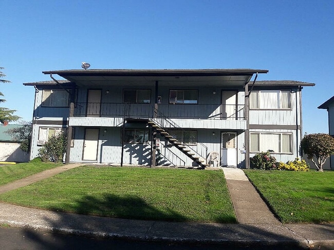 Cottonwood Manor Apartments - Albany OR - Cottonwood Manor