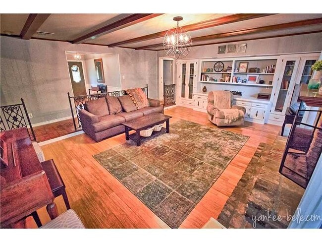 él - 8642 W Wilderness Way