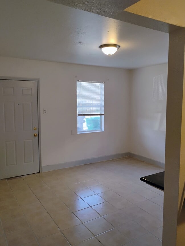3002 Market St Unidad 1
