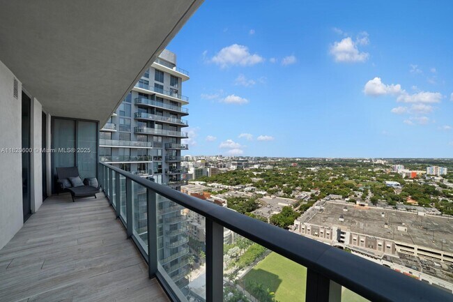 Photo - 121 NE 34th St Unidad 2709