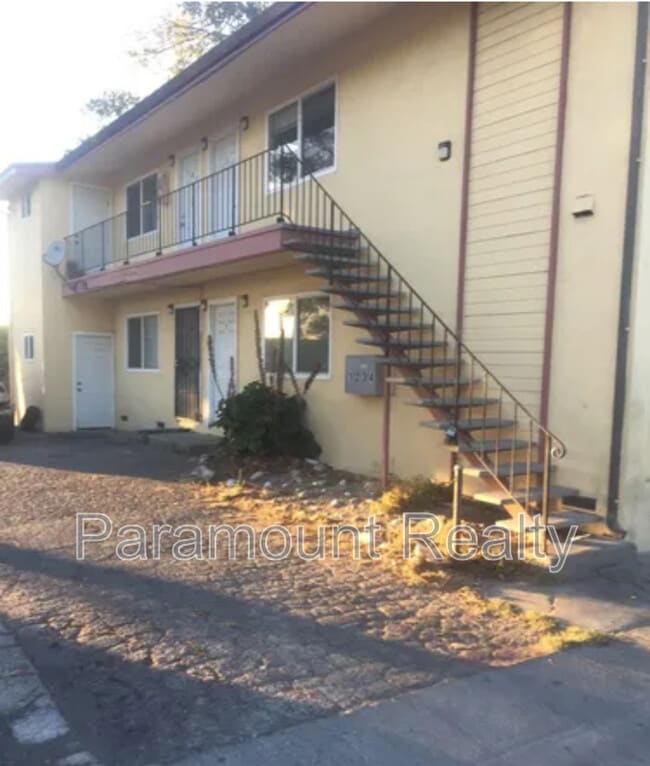 Building Photo - 1321 Fillmore St Unit 2