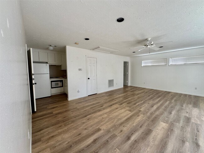 Photo - 2406 Elmen St Unit 3