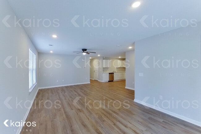 Photo - 10 Cottage Grove Dr