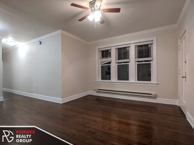 Building Photo - 3814 N Greenview Ave Unit 3817.5 #2E Rental