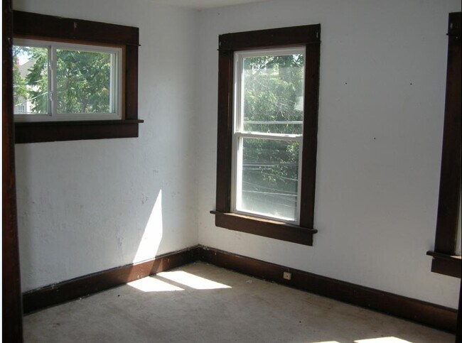 Photo - 1586 Indianola Ave