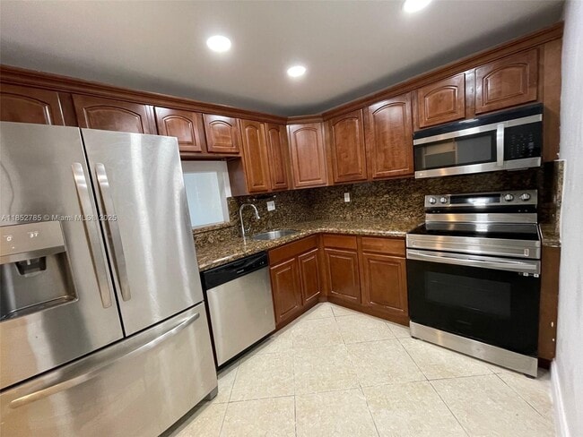 Building Photo - 9143 SW 77th Ave Unit B105 Rental