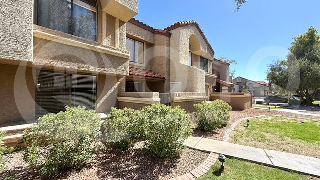 Building Photo - 1905 E University Dr Rental