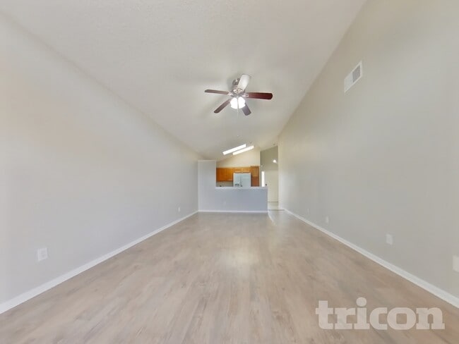 Photo - 1253 Ashworth Dr