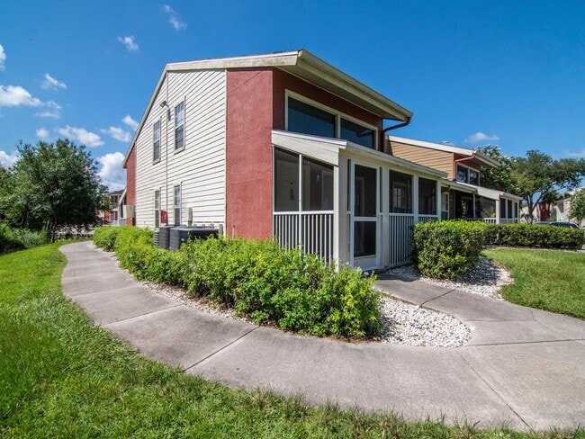 Photo - 305 Lake Parsons Green