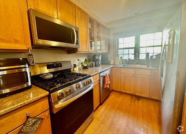 Building Photo - 92 Gore St Unit B Rental