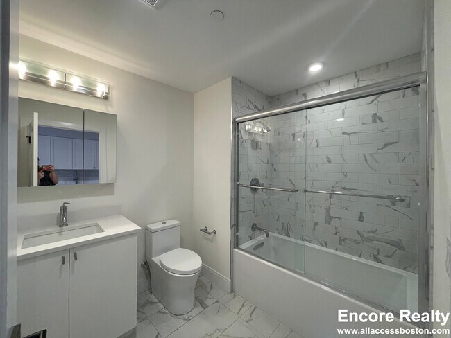 Photo - 197 Green St Unidad 408