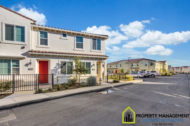 Building Photo - New Affordable Townhouse