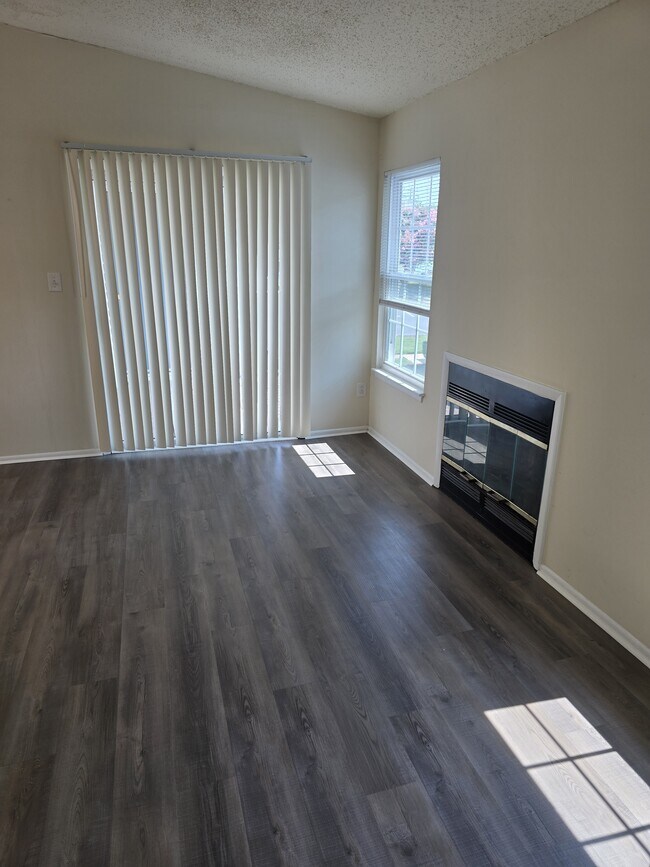 Photo - 5649 Summit Arch Unit 202