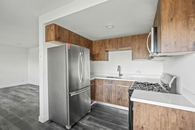 Photo - 215 N Fickett St Unit 6