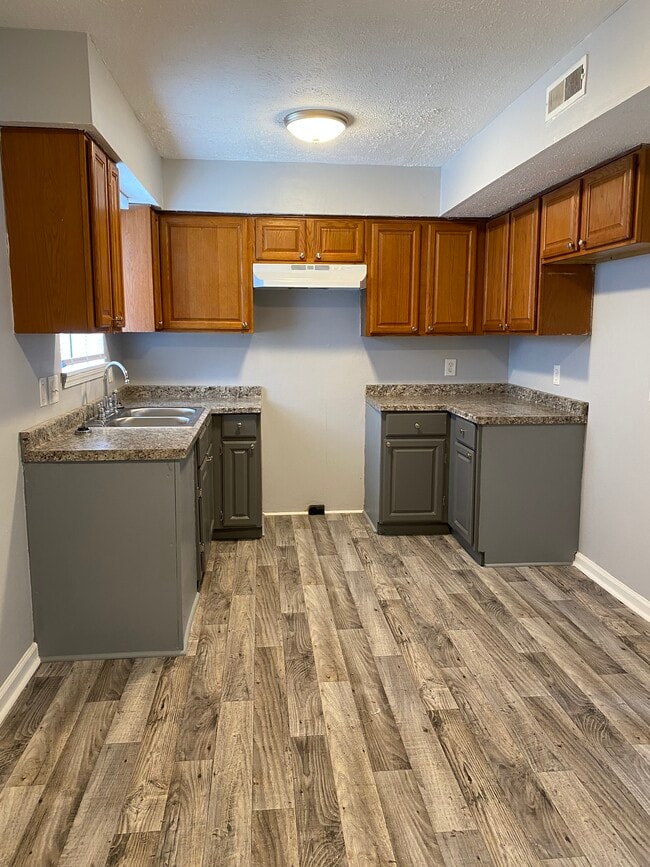 Photo - 738 Flint Ridge Dr