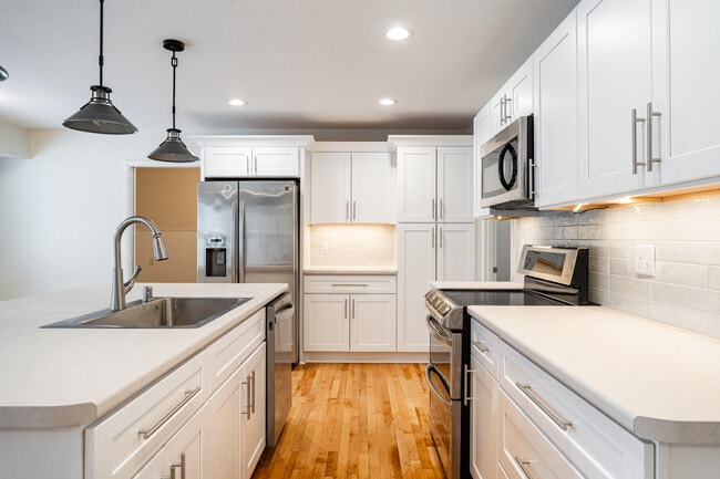 Photo - 6604 W Glenbrook Rd