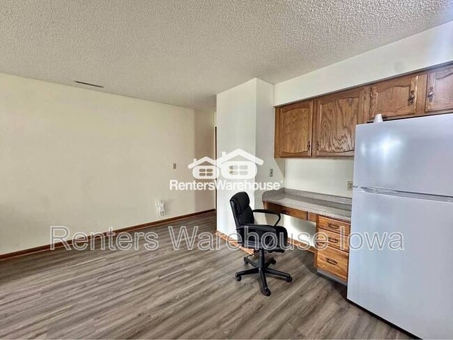 Building Photo - 1115 W 1st St Unit 103