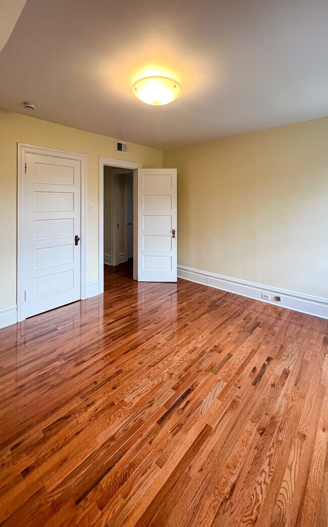 Bedroom 1 - 926 Savannah Ave Unit Floor 3