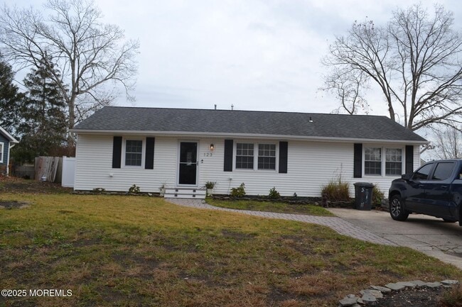 Building Photo - 123 Spinnaker Ave