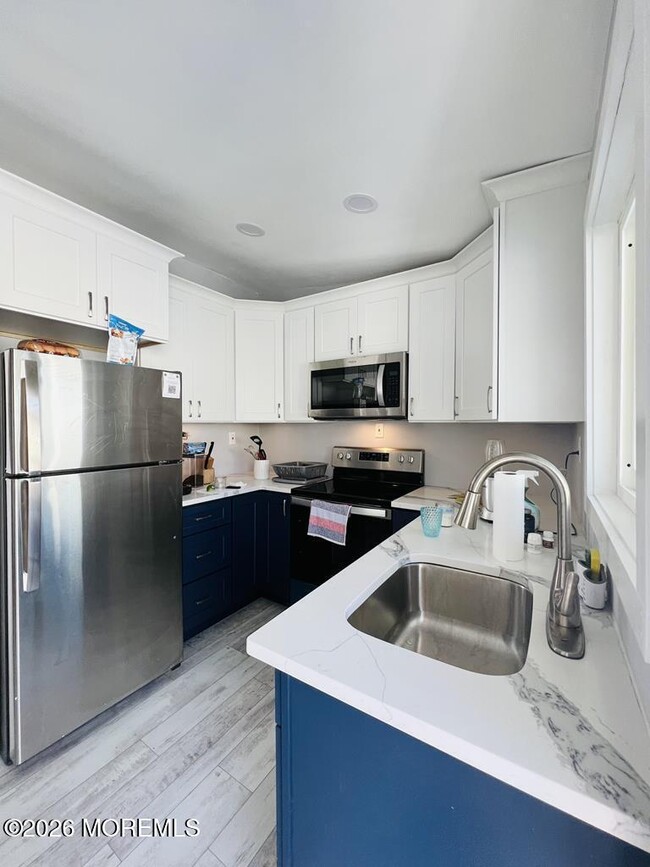 Photo - 1704 Boulevard