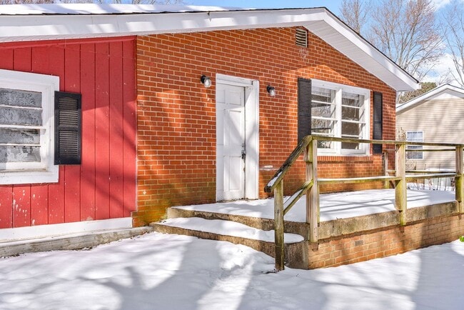 Photo - 1950's 2 bedroom home for rent in St. B Area!