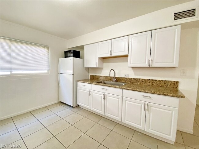 Photo - 1904 Rexford Dr Unit 3