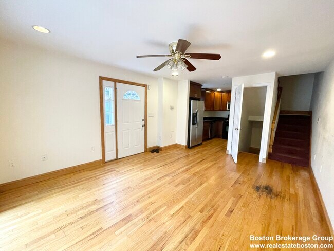 Photo - 242 W 3rd St Unit 2