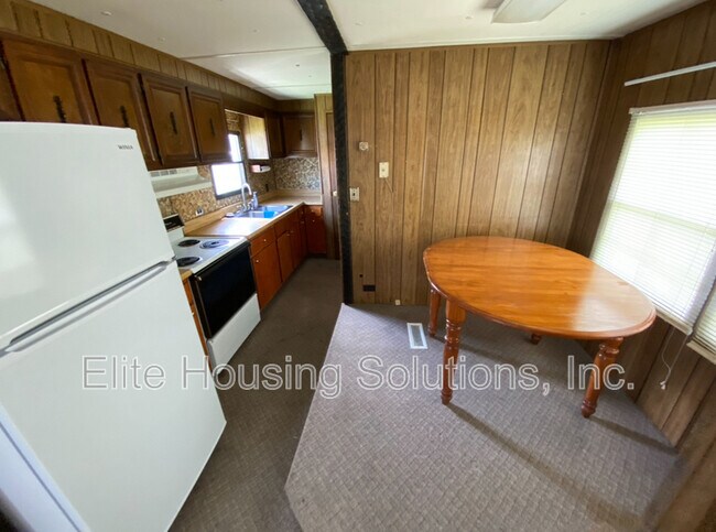 Photo - 1380 Old Stage Rd