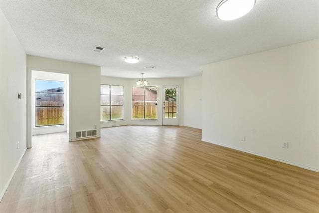 Photo - 6905-6907 W Cleburne Rd